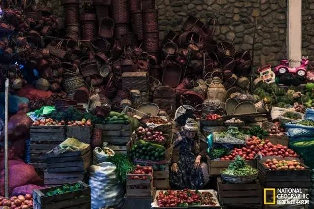 从厨房到餐桌里的美食,从市场到餐桌