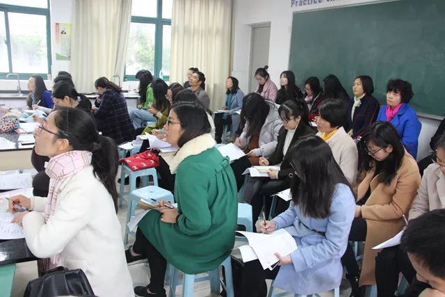 小学开展骨干教师公开课活动,开展青年教师公开课观摩活动