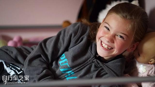 骑而无憾：“年幼的骑行大使”