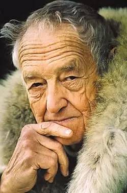 壹闻：美女用身体做画布艺术还是噱头