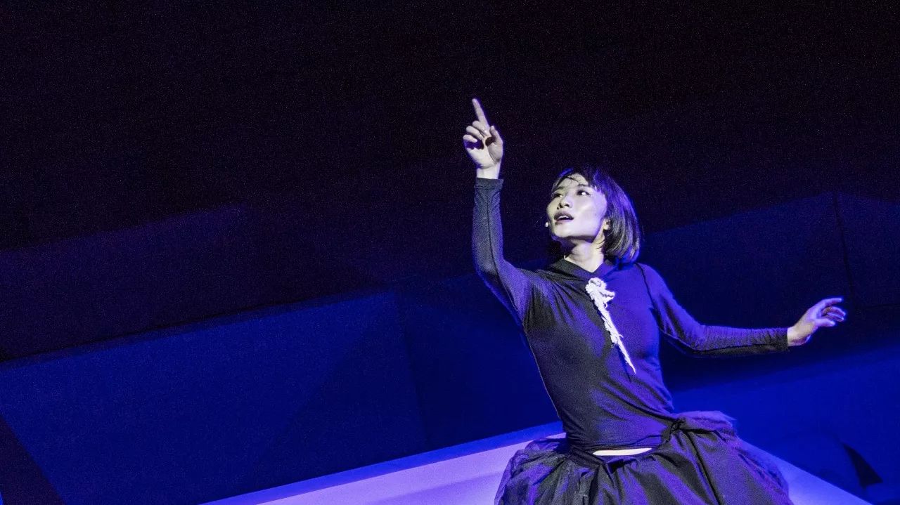 紫色是少女国度的一抹忧愁