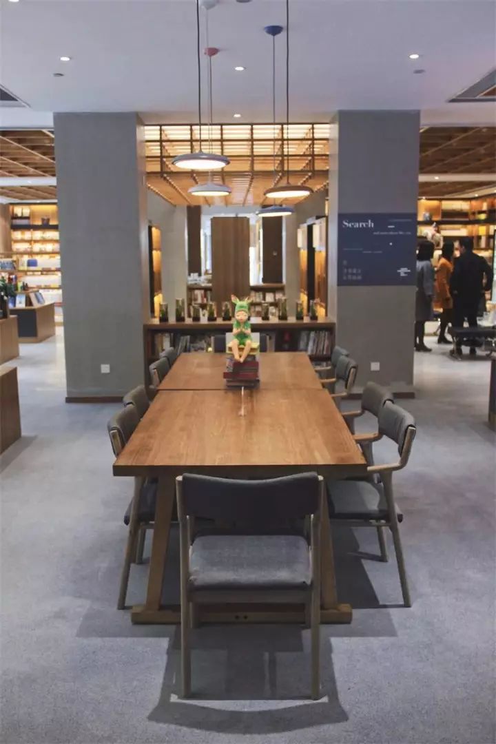 24小时、以旧换新……南京这8大特色书店，去了就不想离开