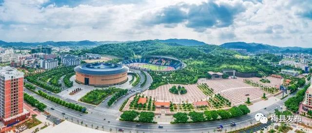 「关注」张运全到铁汉足球俱乐部训练基地调研全力支持球队建设振兴梅县足球雄风