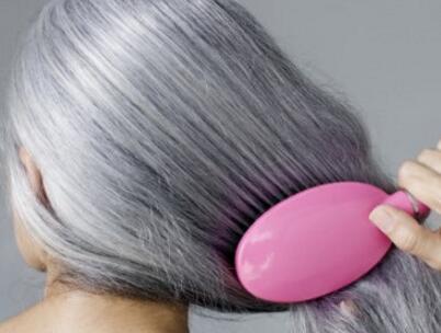 白头发长在头顶咋调理,白头发到底要怎么办