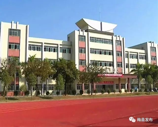 「关注」张运全到铁汉足球俱乐部训练基地调研全力支持球队建设振兴梅县足球雄风