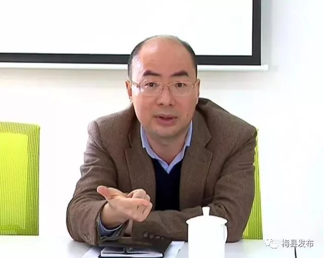 「关注」张运全到铁汉足球俱乐部训练基地调研全力支持球队建设振兴梅县足球雄风