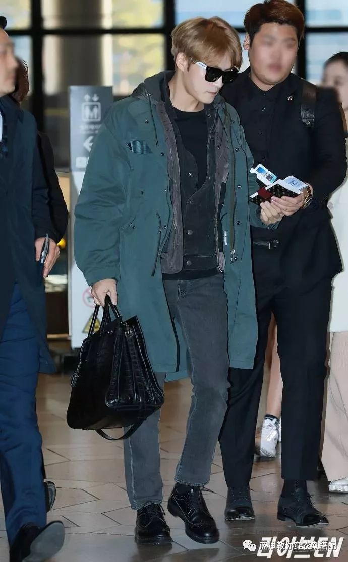 边伯贤金泰亨王嘉尔捧场blackpink,罗志祥男扮女装出席活动