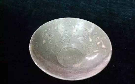 壹闻：美女用身体做画布艺术还是噱头