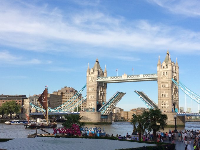 【已完结】英格兰苏格兰18日游记——美景、历史、足球、文化全体验（含挡风玻璃损坏以及车胎被扎处理经过）