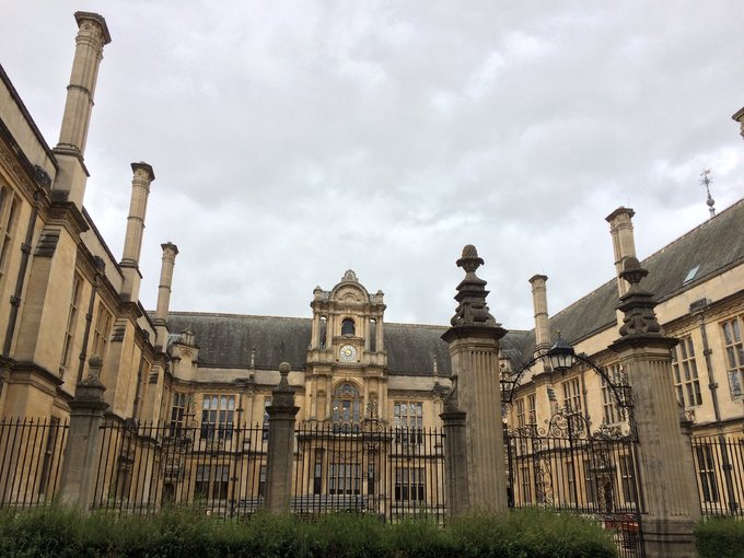 【已完结】英格兰苏格兰18日游记——美景、历史、足球、文化全体验（含挡风玻璃损坏以及车胎被扎处理经过）