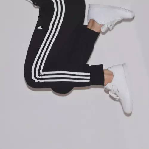 灏忕櫧闉嬪啀涔熶笉鎰佸彂榛勪簡,灏忕櫧闉嬪啀涔熶笉鎬曞彉榛勪簡