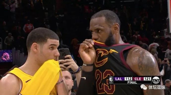 铿锵玫瑰绽放了！一场比赛40米吊射和蝎子摆尾都来了