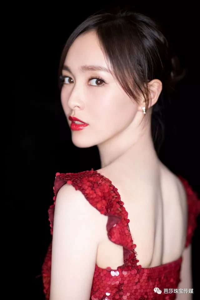 女星们热宠的disco风该戴什么珠宝？Party季绝对帮到你！