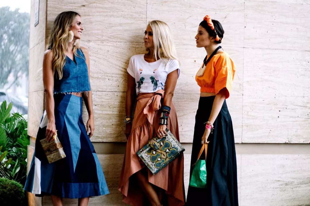 刘雯高定大秀,刘雯高定长裙走秀