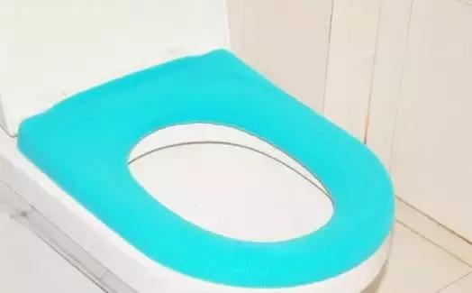 马桶潮湿更容易滋生细菌,家里马桶脏脏的都不想去了