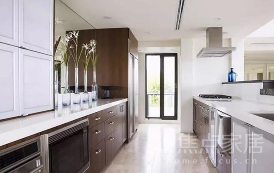 家里的镜子最好装哪里,你家的镜子都摆放在哪里