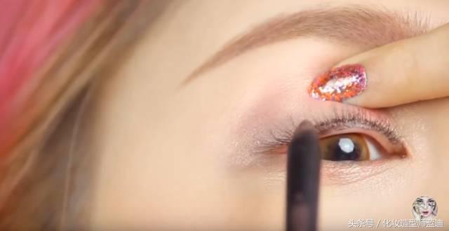 用眼线笔画眼线的画法视频,眼线难画怎么办