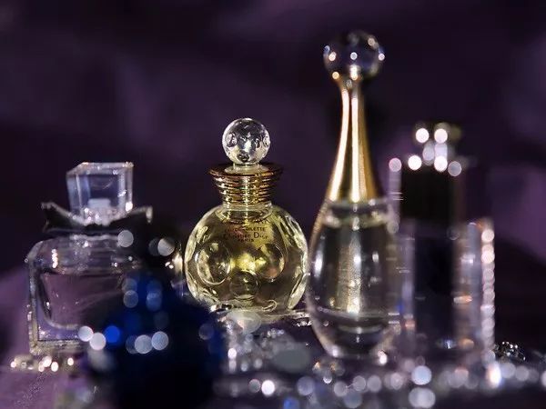 美国家庭面临的困难,一个美国家庭的成长