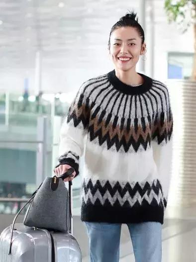 刘雯每月收入多少钱,刘雯收入2018排第几