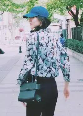 刘雯每月收入多少钱,刘雯收入2018排第几