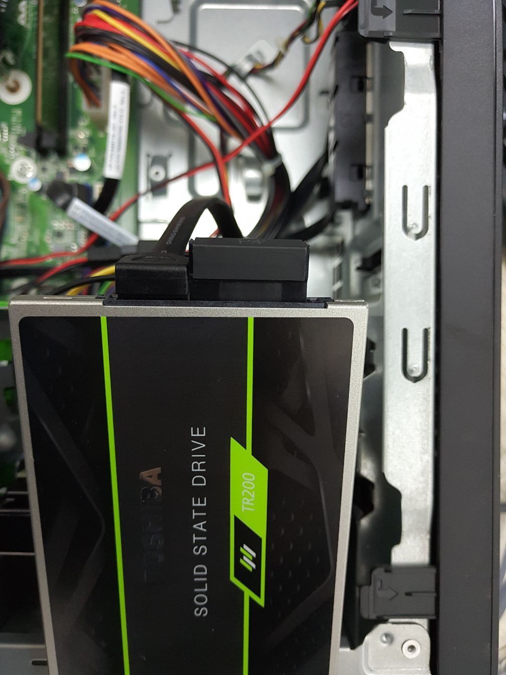 64层3DBiCSFLASH™SSD—东芝TR200固态硬盘简测