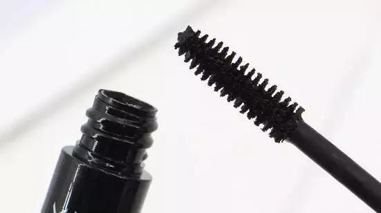 CPB、Dior等贵妇彩妆，真有吃土*党**专用平替款吗？