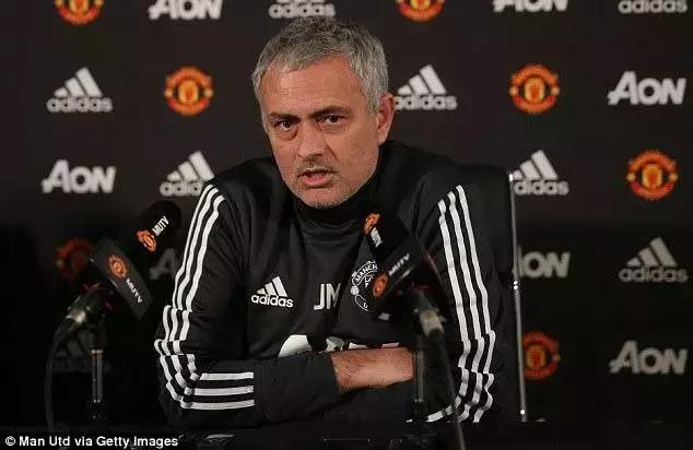 读品：输球不伤气｜换帅如换刀｜“泼奶”和教养