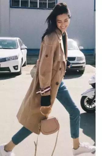 刘雯每月收入多少钱,刘雯收入2018排第几