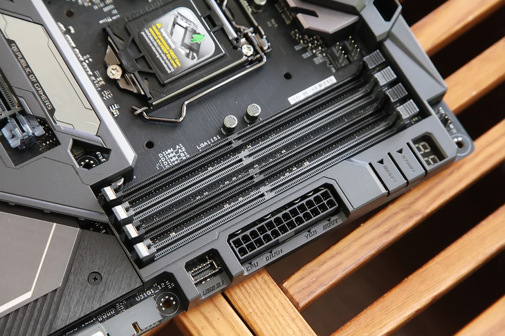 华硕玩家国度主板开机就进bios,华硕玩家国度主板如何开tpm