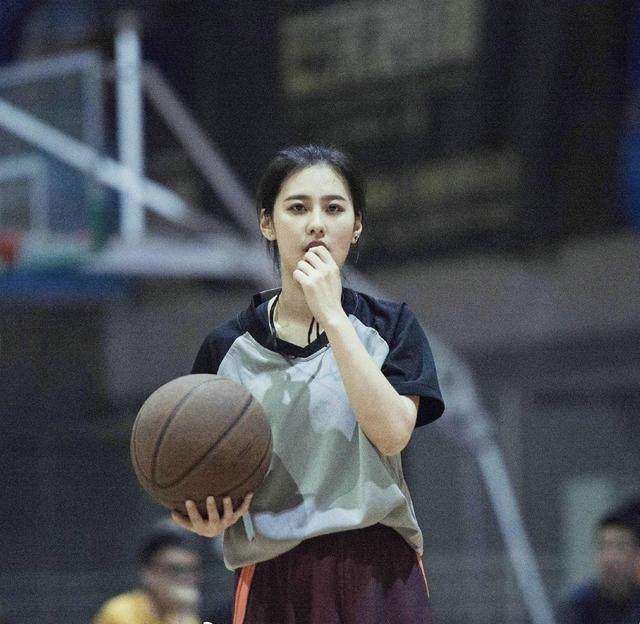 球迷最爱的裁判手势怒指十二码,三号球员裁判手势