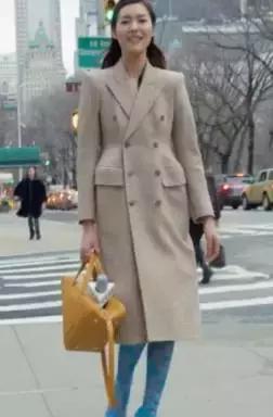 刘雯每月收入多少钱,刘雯收入2018排第几