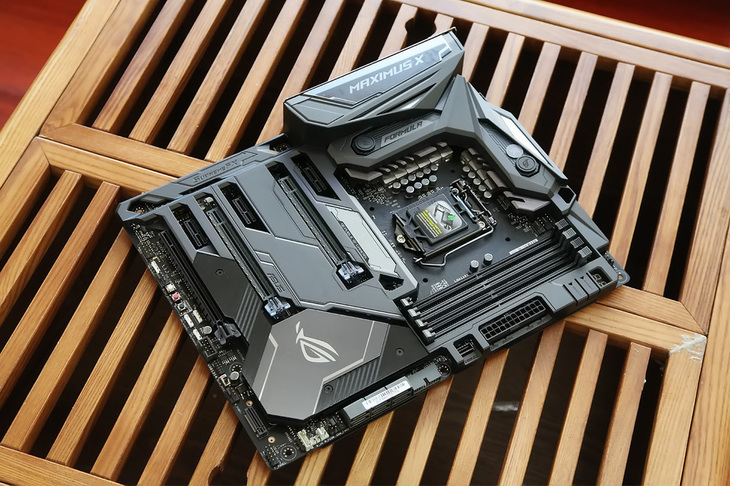 华硕玩家国度主板开机就进bios,华硕玩家国度主板如何开tpm