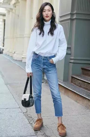 刘雯每月收入多少钱,刘雯收入2018排第几