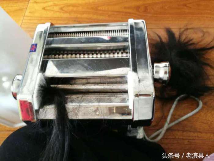 面条机操作起来很危险吗,面条机做出来不圆滑