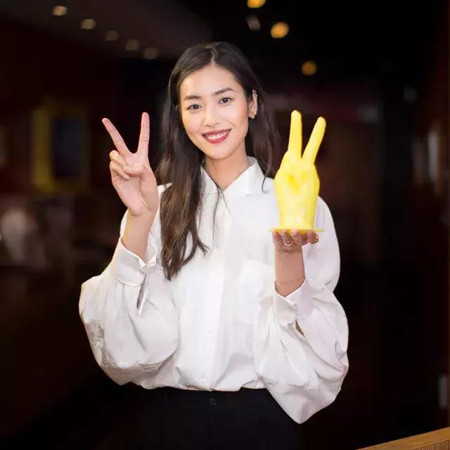 刘雯每月收入多少钱,刘雯收入2018排第几