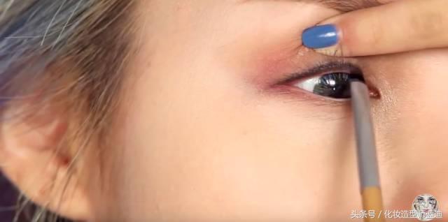 用眼线笔画眼线的画法视频,眼线难画怎么办