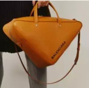 刘雯每月收入多少钱,刘雯收入2018排第几