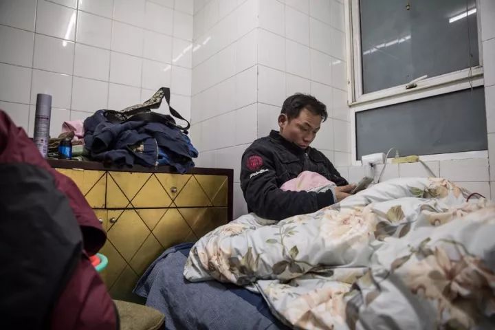 快递员哭诉派件量暴增,快递员派件越来越少