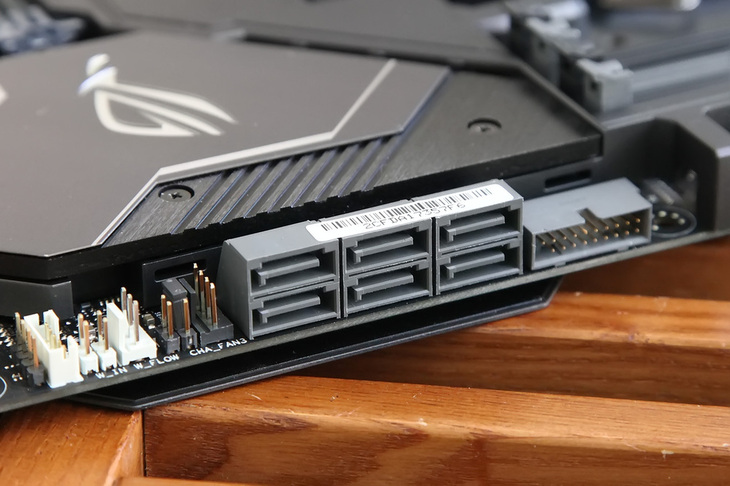 华硕玩家国度主板开机就进bios,华硕玩家国度主板如何开tpm