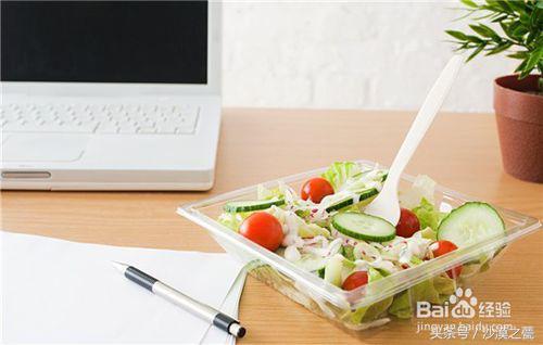 怎么样避免电脑辐射皮肤长痘,电脑辐射大如何避免长痘呢