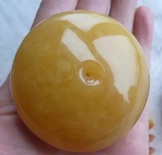 蜜蜡开料加工的直播间,顶级蜜蜡开料