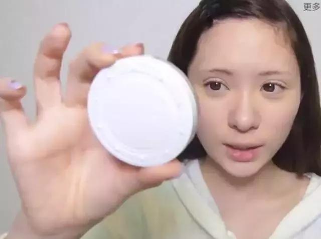 五十块钱买一个香奈儿,一万块钱香奈儿能买到啥