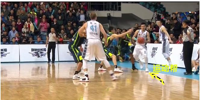 首钢后卫方硕的高光时刻,广东首钢方硕最后一球