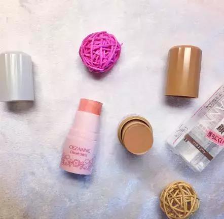 五十块钱买一个香奈儿,一万块钱香奈儿能买到啥