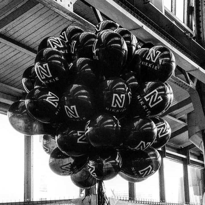 秀还没走完新款就卖光？直击NIKKIE巴黎迪士尼大秀