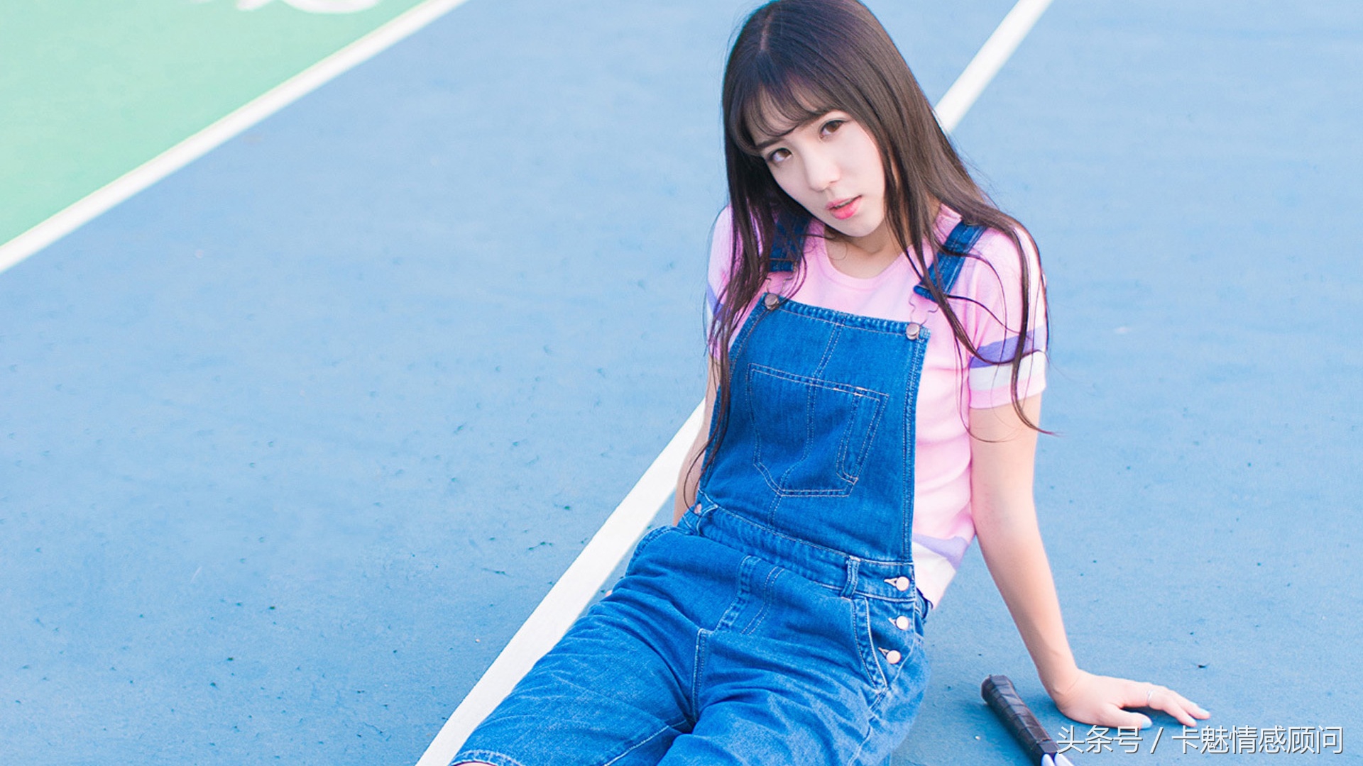 怎么跟女生聊让她开心,怎么和女生聊些幽默的话