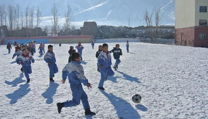 新疆青少年足球怎么样,新疆青少年足球为何发展缓慢