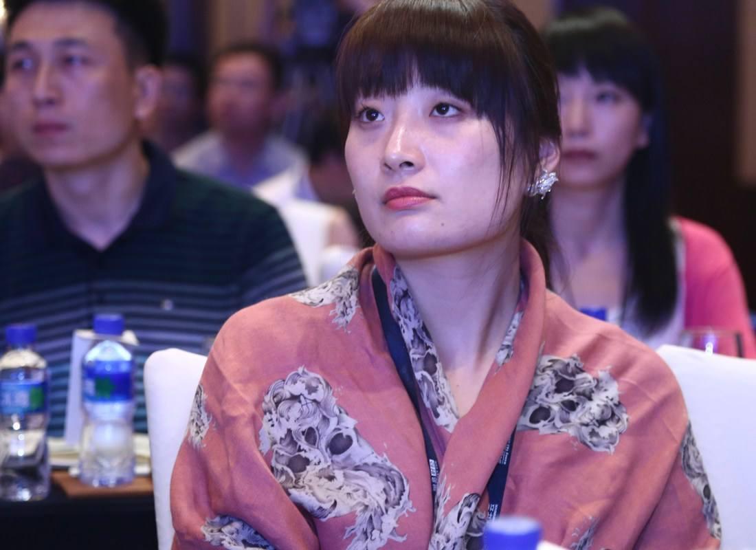 王思聪张康阳国外采访,王思聪张康阳秦奋