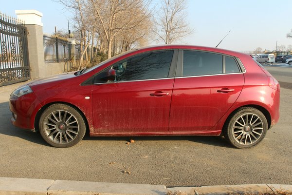 给新生闺女买车，菲亚特博悦，很合适