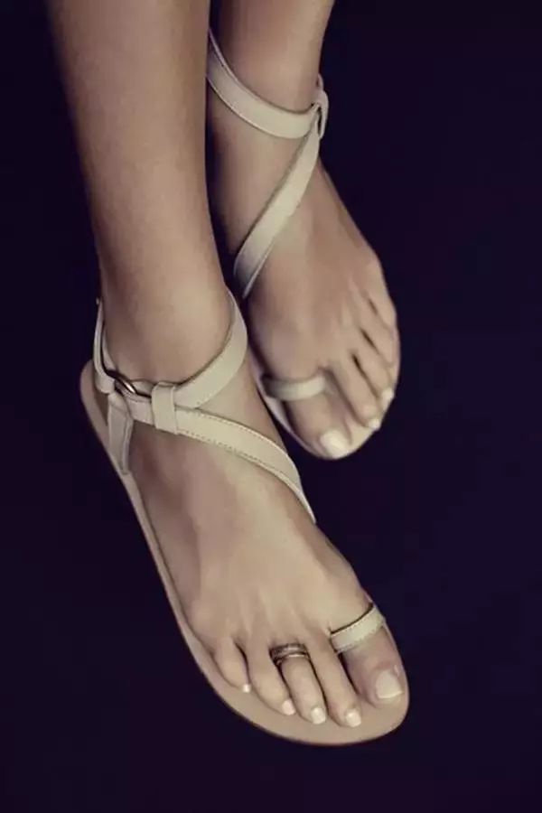 时与饰｜拴住今生，系住来世——十二月首饰：足饰